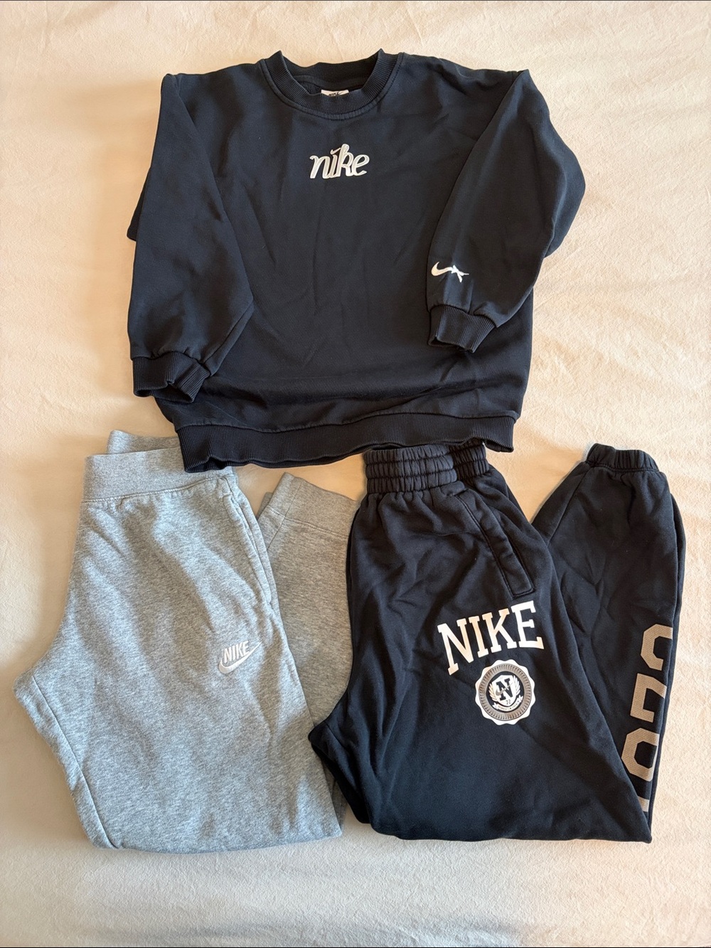 Nike Kids Black Sweatshirt with Two Joggers Set sz med
